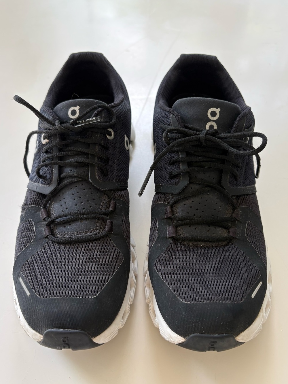 On Cloud 5 Womens Black and White Athletic Shoes